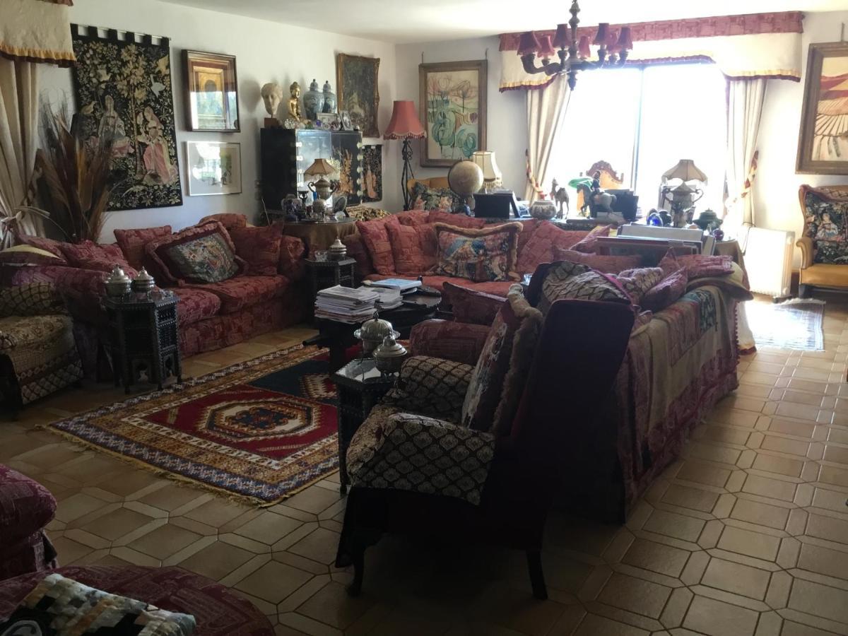 Villa La Cerisaie. Reynes Bagian luar foto
